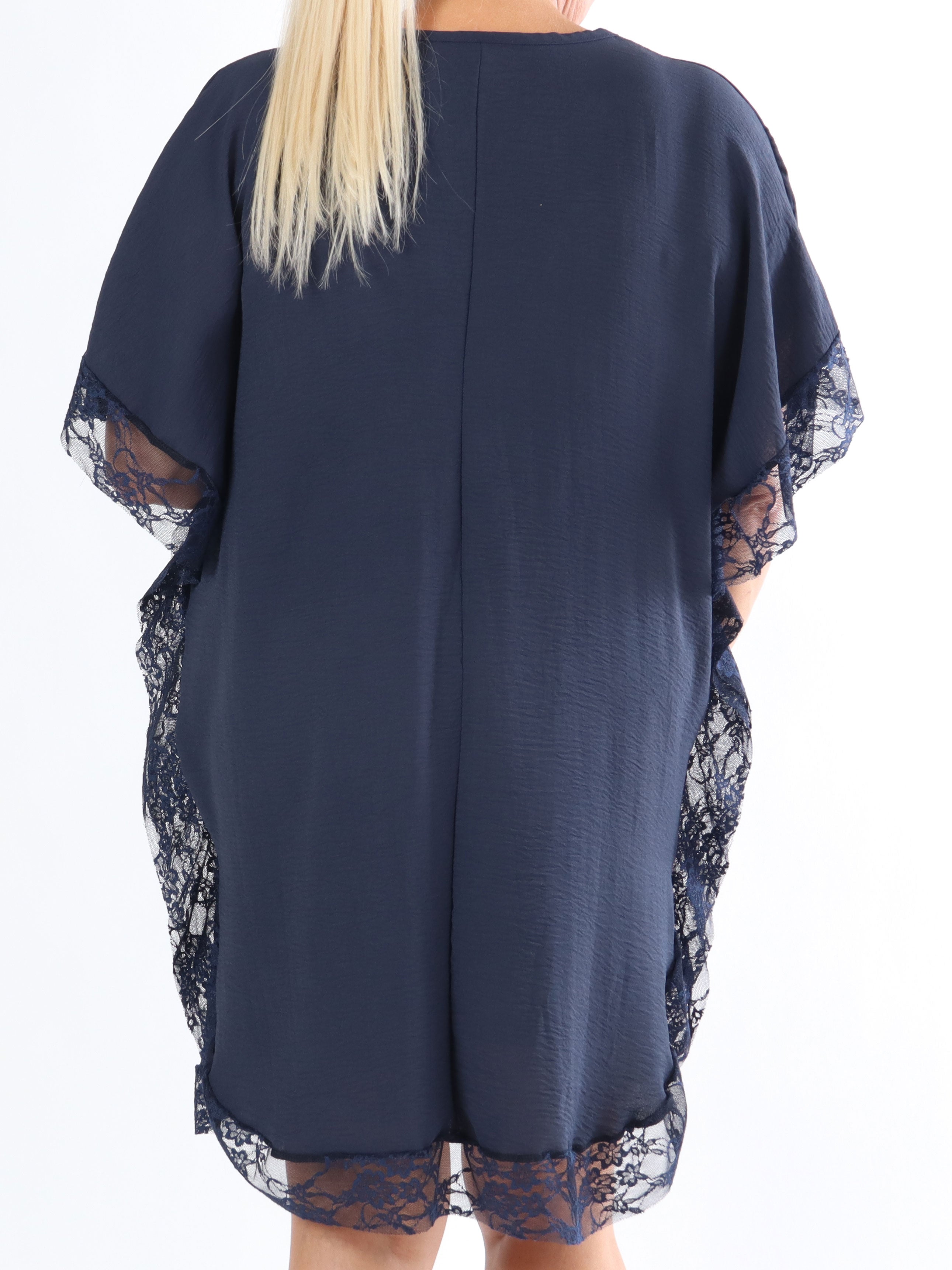 Sofie - Plus size tunika med spets och dragkedja - White